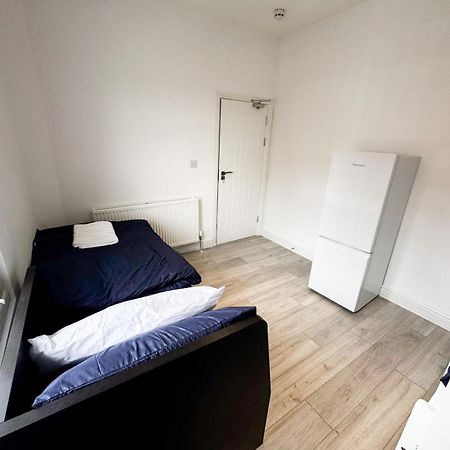149 Budget Guesthouse ลอนดอน ภายนอก รูปภาพ